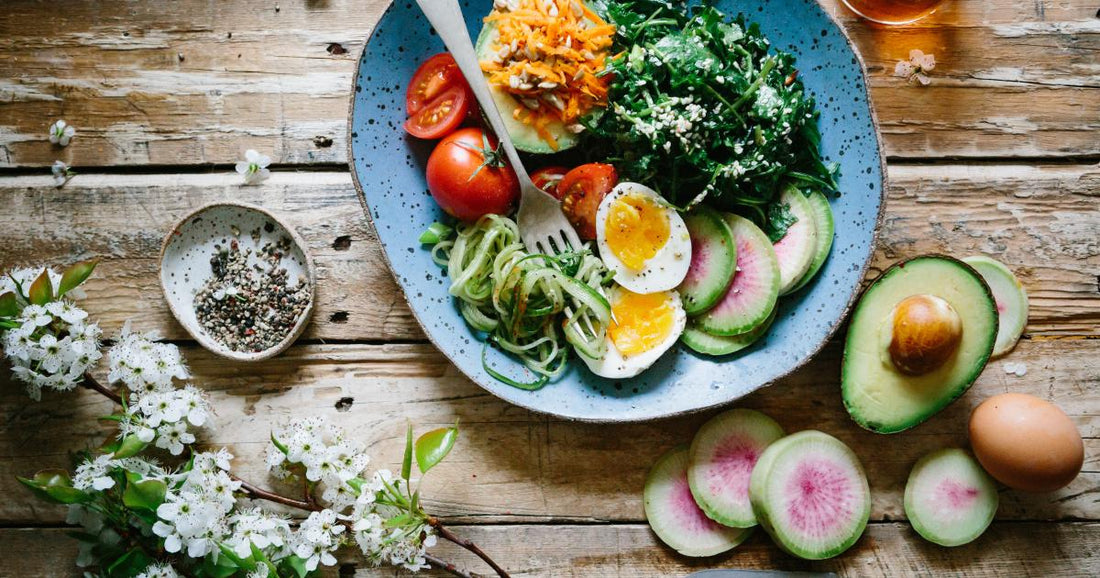 Repas simple et equilibre dans un environnement calme